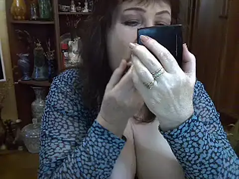 Snapshot of ElenaZed chatting on June 9, 9:43 am ElenaZed online show from June 9, 9:43 am