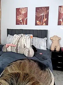 CristalRays online show from March 18, 9:59 pm