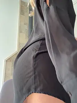 Snapshot of nicole_98 chatting on December 2, 10:39 am nicole 98 online show from December 2, 10:39 am