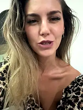 Snapshot of nicole_98 chatting on November 13, 5:06 pm nicole 98 online show from November 13, 5:06 pm