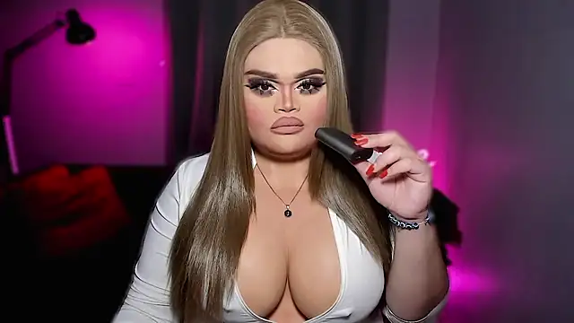 KarolinaThompson online show from April 7, 4:36 am