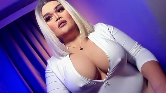 KarolinaThompson online show from March 18, 6:28 am