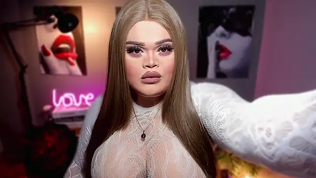 Snapshot of KarolinaThompson chatting on October 21, 4:56 am KarolinaThompson online show from October 21, 4:56 am