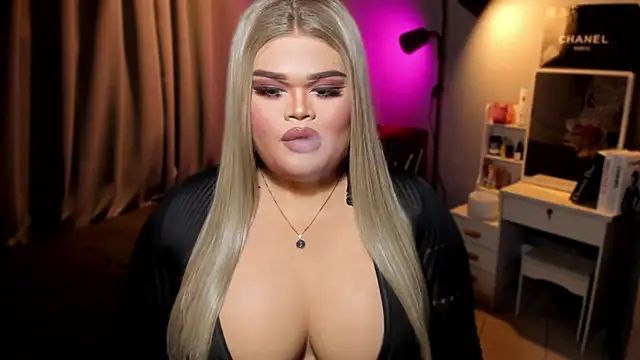 KarolinaThompson online show from December 4, 12:46 am