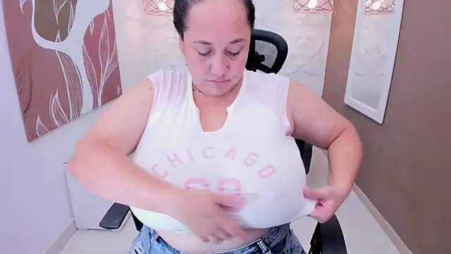 Snapshot of Sharon_tits chatting on May 24, 12:16 pm Sharon tits online show from May 24, 12:16 pm