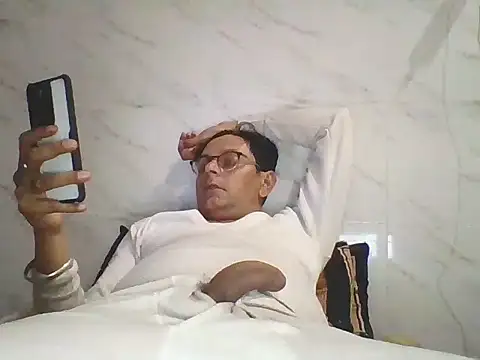 Snapshot of Kumarjay330 chatting on February 28, 5:12 pm Kumarjay330 online show from February 28, 5:12 pm