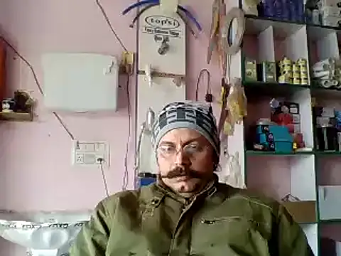 Snapshot of Kumarjay330 chatting on January 19, 6:53 am Kumarjay330 online show from January 19, 6:53 am
