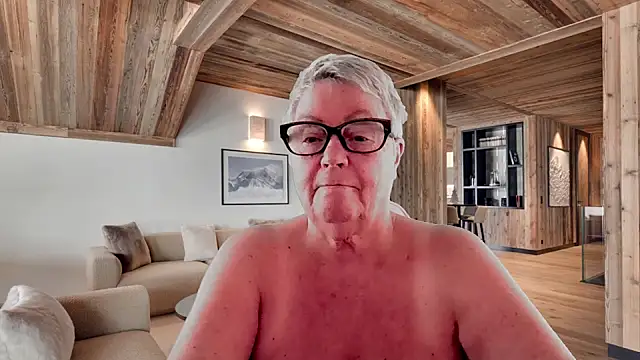 GrannyChrissy68 online show from February 16, 1:43 pm