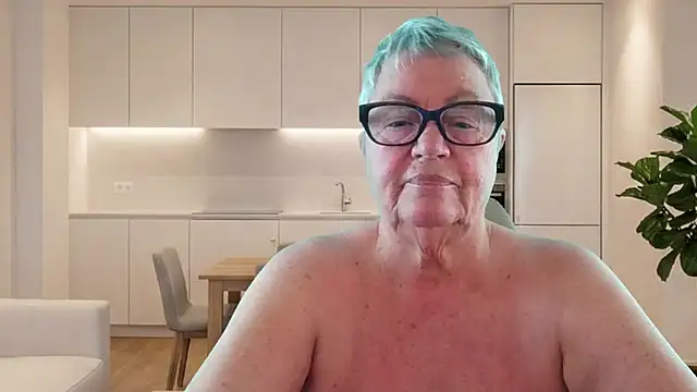 Snapshot of GrannyChrissy68 chatting on June 11, 9:23 pm GrannyChrissy68 online show from June 11, 9:23 pm