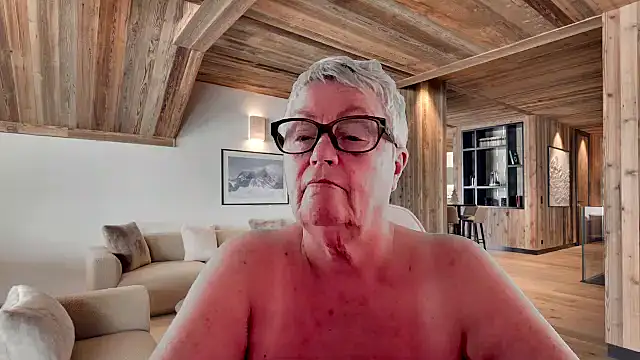 GrannyChrissy68 online show from February 19, 5:54 pm