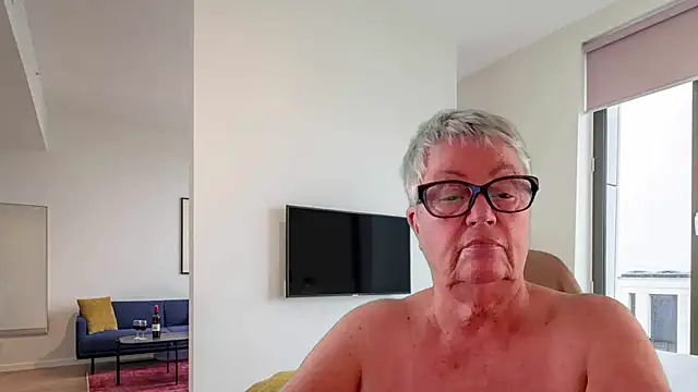 GrannyChrissy68 online show from May 23, 5:23 pm