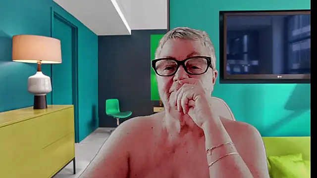 GrannyChrissy68 online show from January 7, 10:59 pm