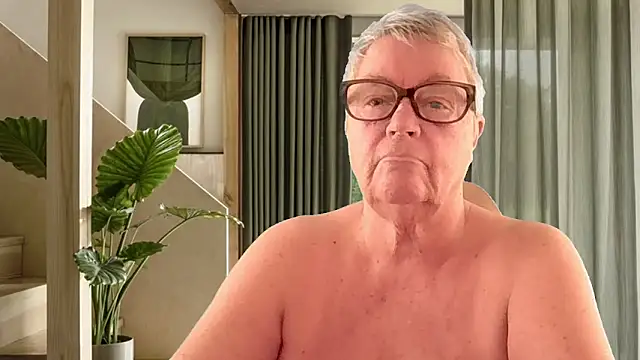 GrannyChrissy68 online show from March 28, 1:56 pm