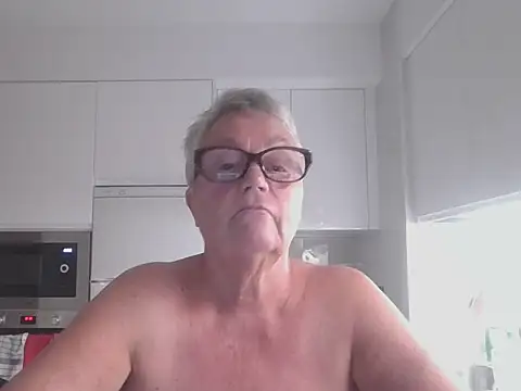 GrannyChrissy68 online show from October 11, 8:54 pm