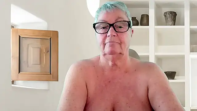 Snapshot of GrannyChrissy68 chatting on June 18, 3:28 pm GrannyChrissy68 online show from June 18, 3:28 pm