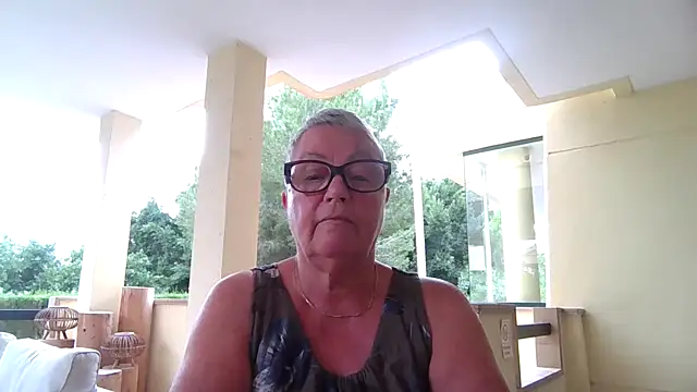 GrannyChrissy68 online show from October 26, 1:33 pm