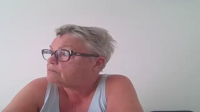 GrannyChrissy68 online show from October 6, 2:40 pm