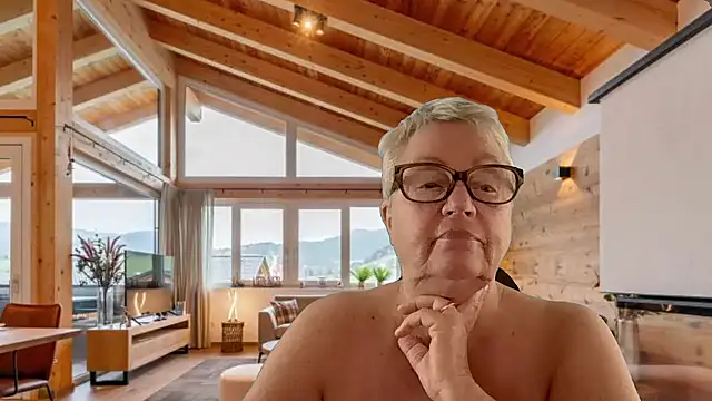 GrannyChrissy68 online show from March 9, 3:15 pm