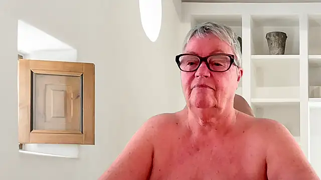 Snapshot of GrannyChrissy68 chatting on June 16, 1:11 pm GrannyChrissy68 online show from June 16, 1:11 pm