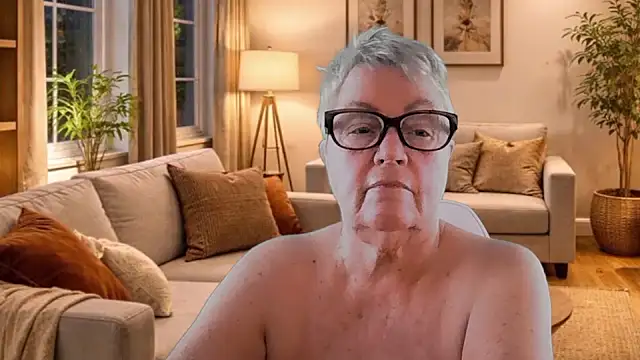 GrannyChrissy68 online show from January 5, 5:49 pm