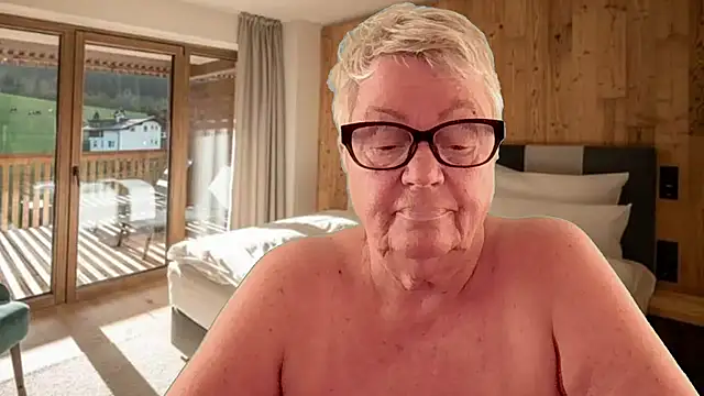 GrannyChrissy68 online show from March 22, 1:34 pm