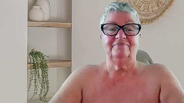 Snapshot of GrannyChrissy68 chatting on July 8, 10:54 pm GrannyChrissy68 online show from July 8, 10:54 pm