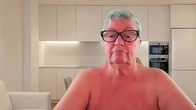 Snapshot of GrannyChrissy68 chatting on June 10, 2:51 pm GrannyChrissy68 online show from June 10, 2:51 pm