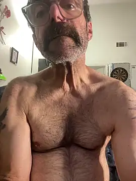 Snapshot of Trainee2Bpeed chatting on October 28, 7:51 am Trainee2Bpeed online show from October 28, 7:51 am