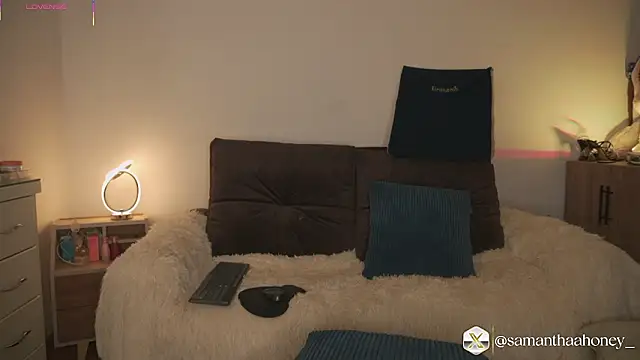 samanthaa  online show from March 10, 11:42 pm