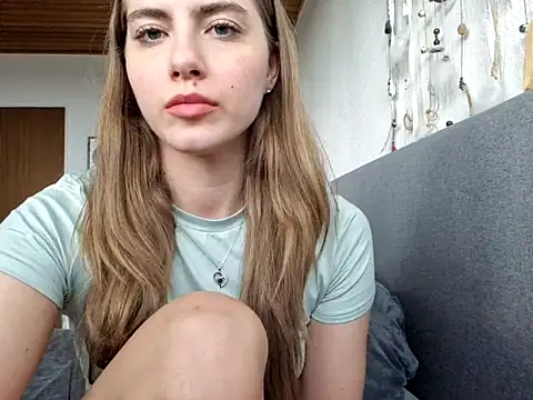 Snapshot of RubyRubin chatting on March 1, 2:44 pm RubyRubin online show from March 1, 2:44 pm