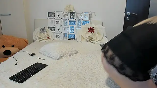 sweetemy4u online show from December 14, 1:39 pm