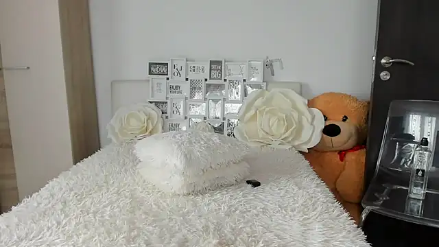 sweetemy4u online show from March 27, 8:26 am