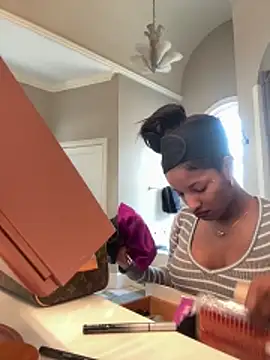 NicoleCocksXXX online show from March 31, 2:52 pm