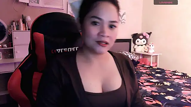 Snapshot of yenyen_ chatting on February 3, 1:05 am yenyen online show from February 3, 1:05 am