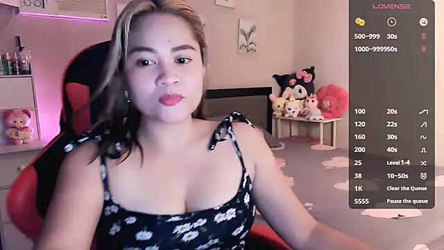 Snapshot of yenyen_ chatting on June 17, 1:49 am yenyen online show from June 17, 1:49 am