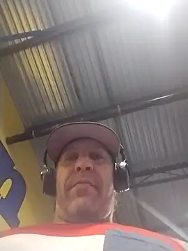 trucker1979 online show from May 24, 9:09 am