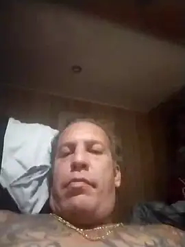 Snapshot of trucker1979 chatting on October 20, 12:45 am trucker1979 online show from October 20, 12:45 am