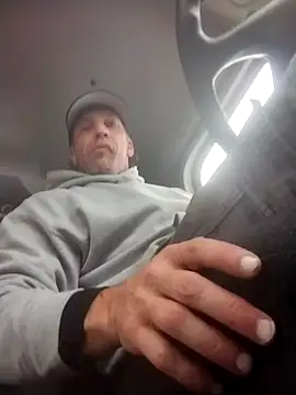 Snapshot of trucker1979 chatting on December 15, 3:18 pm trucker1979 online show from December 15, 3:18 pm