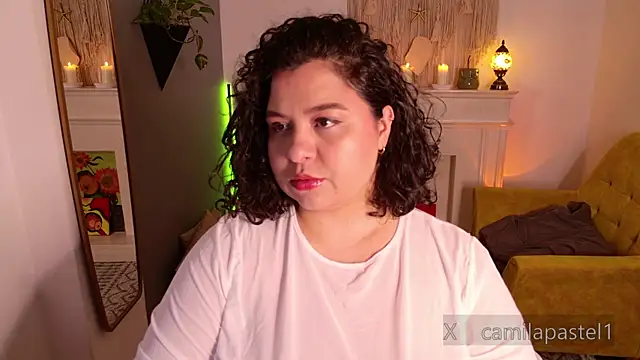 camilapastel online show from August 3, 6:25 pm