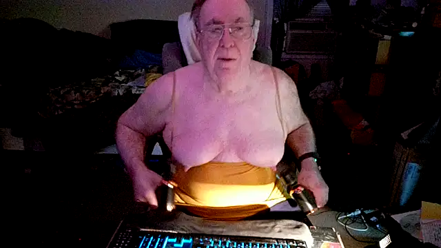 Toastir online show from December 4, 10:20 pm