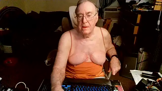 Toastir online show from June 20, 3:06 pm