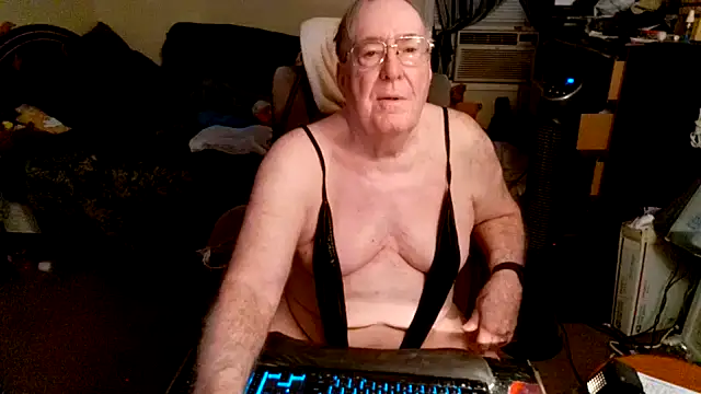 Toastir online show from October 4, 4:30 pm