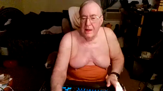 Toastir online show from April 15, 5:06 pm