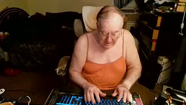 Toastir online show from June 2, 1:00 pm