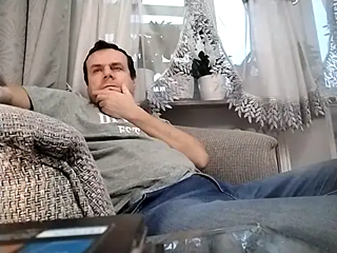 grzes19763 online show from December 15, 2:01 pm