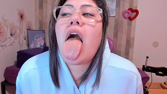 Bigt3ti online show from October 31, 8:00 am