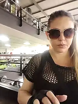 Snapshot of HadaFoster chatting on February 14, 12:14 pm HadaFoster online show from February 14, 12:14 pm