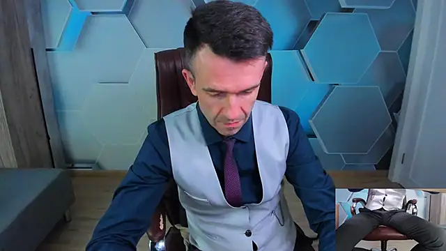 SteveTiger online show from April 14, 11:15 am