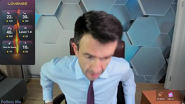 SteveTiger online show from December 2, 12:40 pm