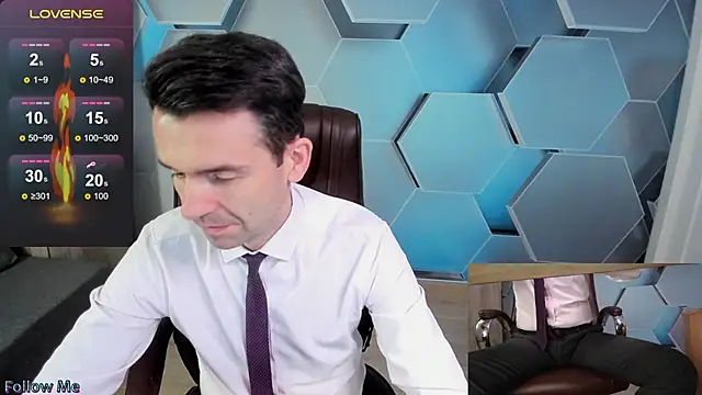 SteveTiger online show from December 14, 1:06 pm